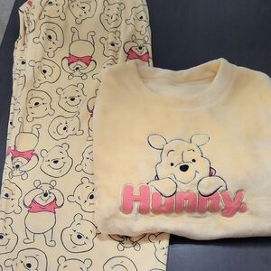 Disney 2x Yellow and Pink Winnie the Pooh 2 Piece Pajama Set With Pockets